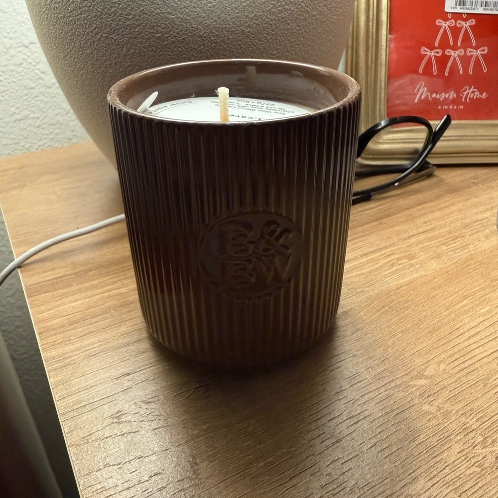 BBW leaves ceramic candle